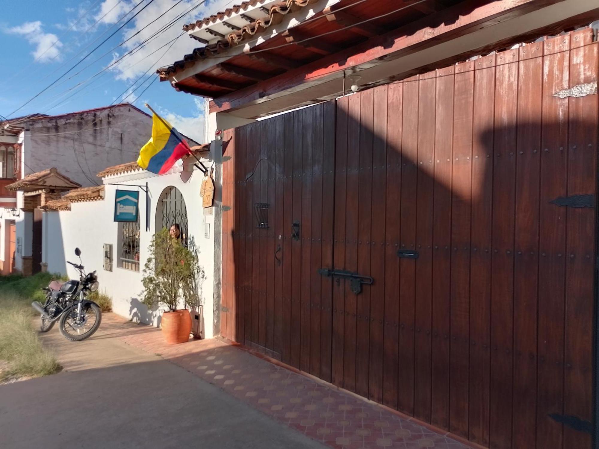 Hola! Veci Hotel Villa de Leyva Bagian luar foto